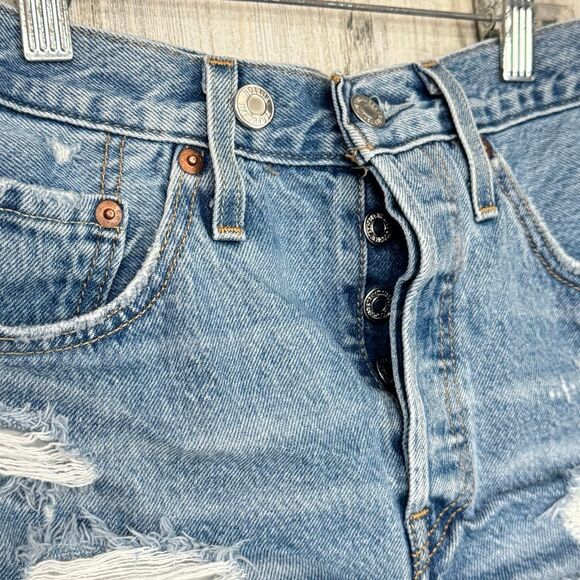 Levi’s 501 heavy distressed denim butterfly button jean shorts size 26 - Picture 5 of 10